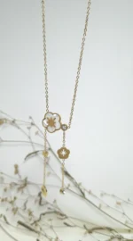 Pearl White Pendant Necklace